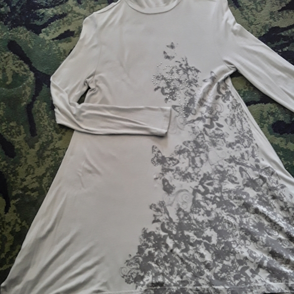 Soft Surroundings Tops - Soft Surroundings Flowey Top